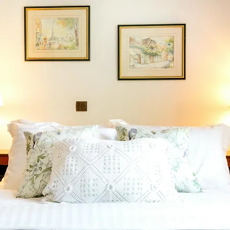 فيلة Natsi Asprogia